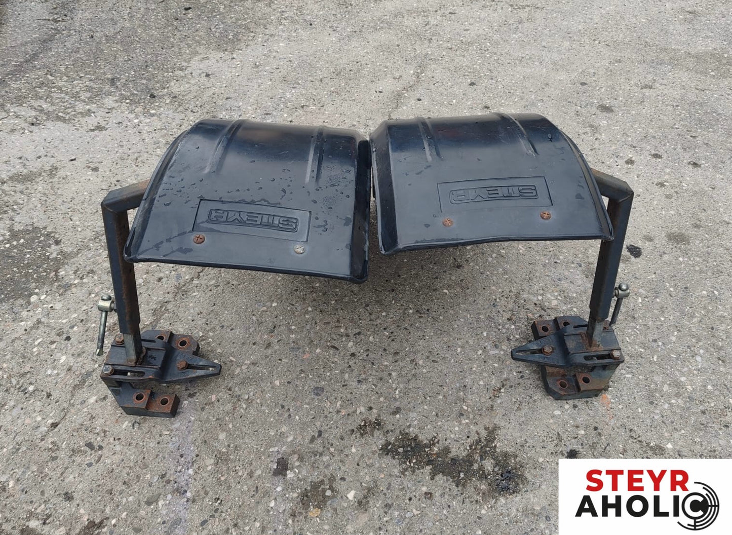 Kotflügelhalter + STEYR Kotflügel 1-34-623-076