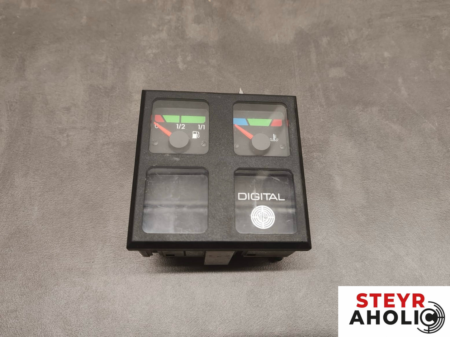 ORIGINAL Kombiinstrument 135700580139