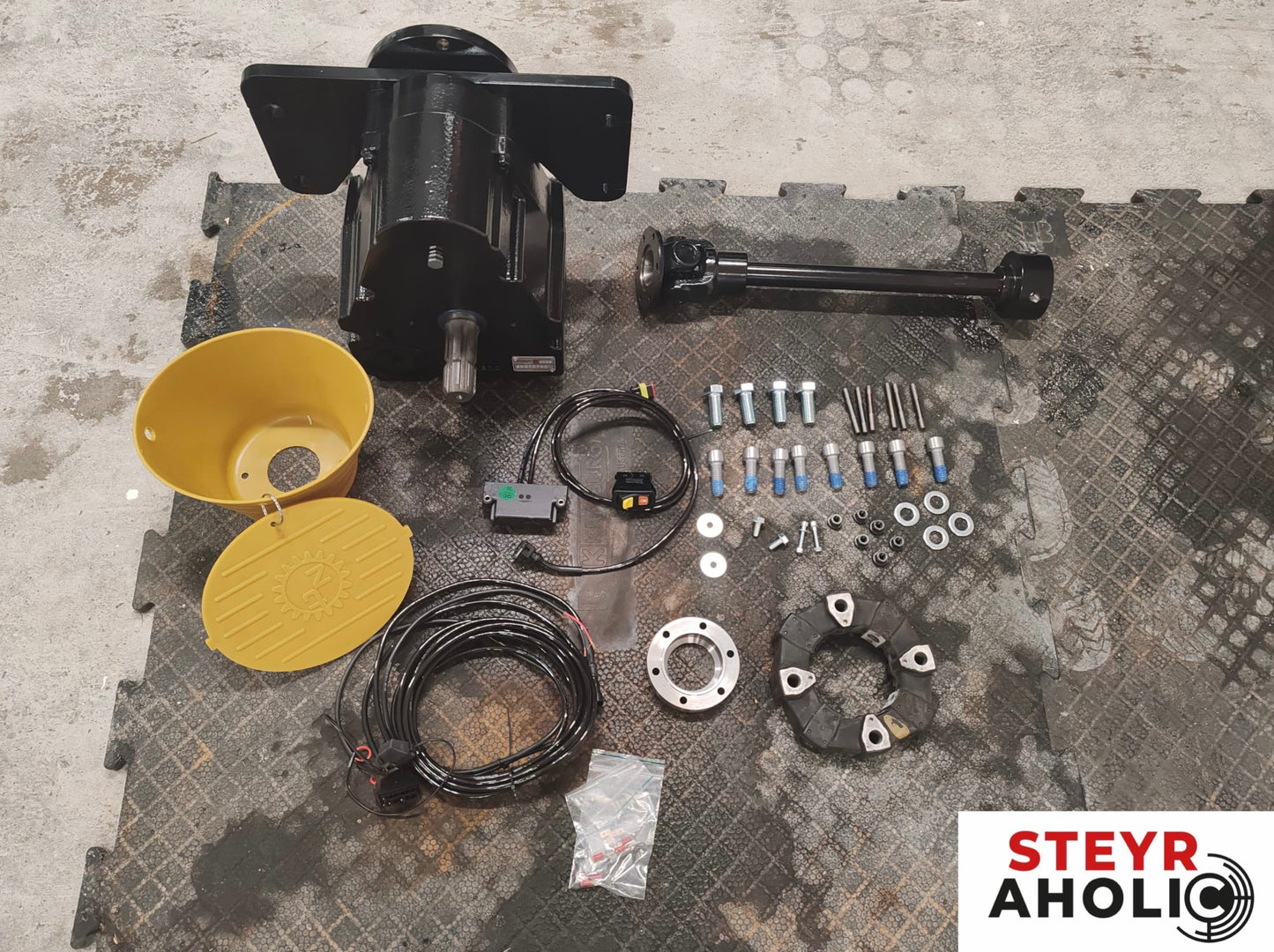 Zuidberg Frontzapfwelle für Steyr mit MWM-Motor
