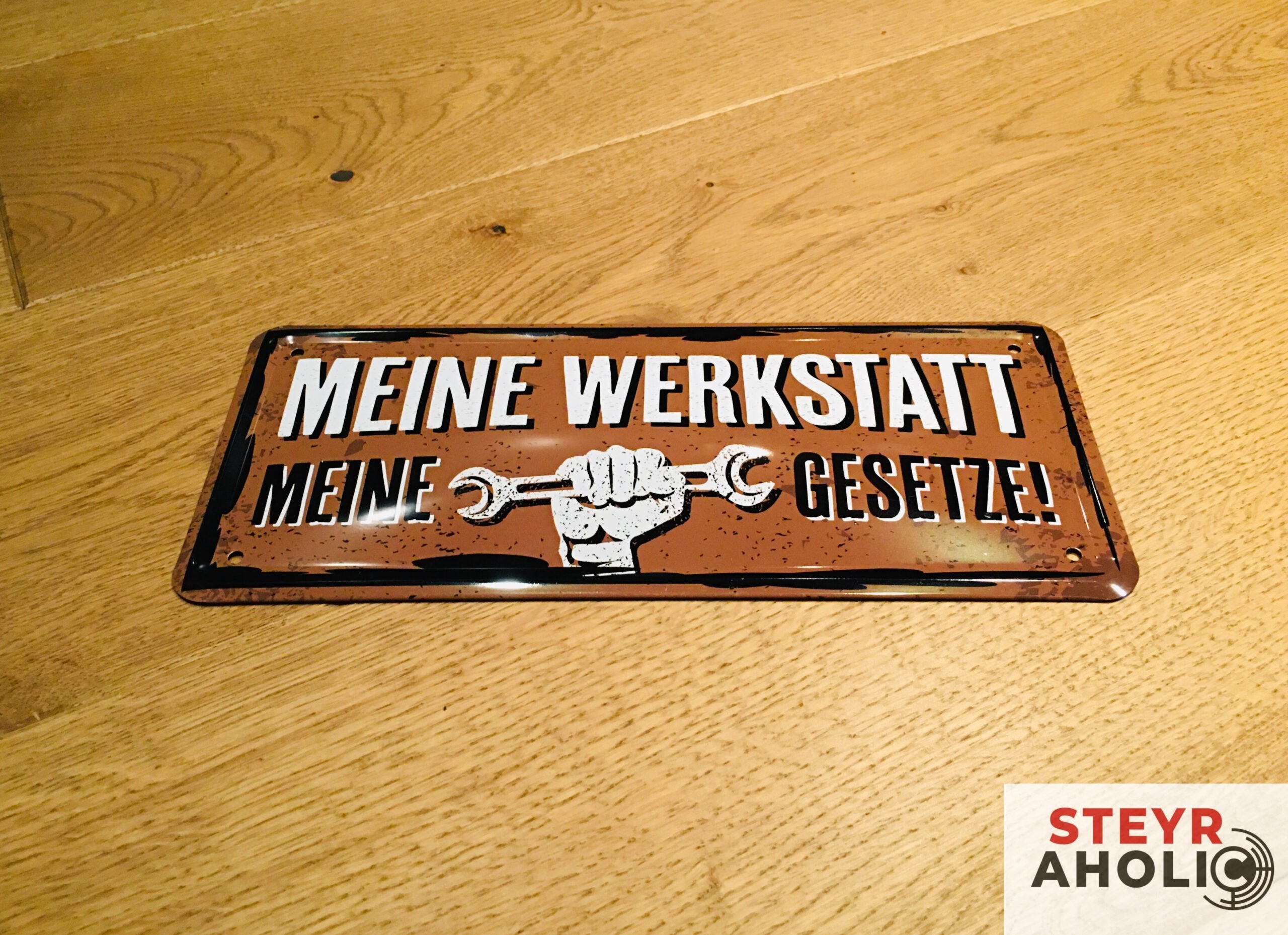 thumbnail image 2 of Wall Clock 'MEINE WERKSTATT - MEINE GESETZE' (My Workshop - My Rules) - Optional Silent Movement 2 of 5