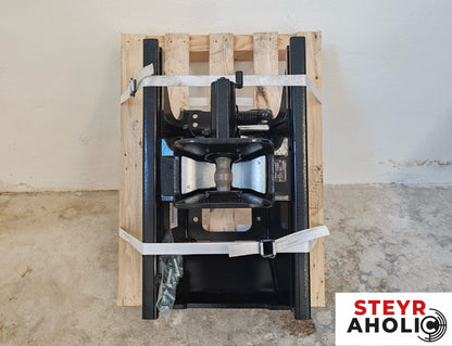 Scharmüller Anhängebock mit automatischer Anhängekupplung