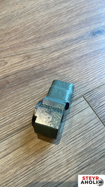 Ölzufuhrblock 135700240128