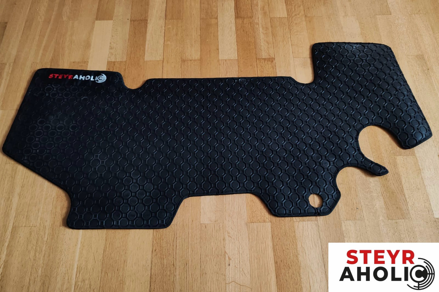Hochwertige Gummimatte / Bodenmatte passend zu Steyr SK2