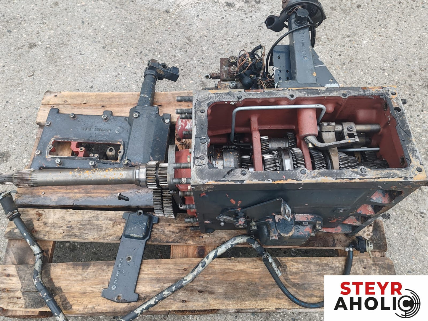 Getriebegehäuse inkl. Schaltgetriebe 155700210037