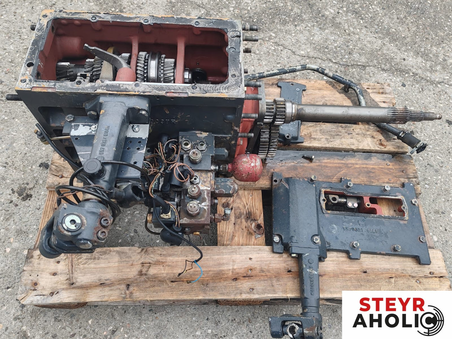 Getriebegehäuse inkl. Schaltgetriebe 155700210037