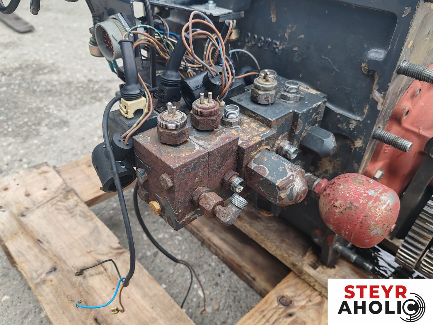 Getriebegehäuse inkl. Schaltgetriebe 155700210037