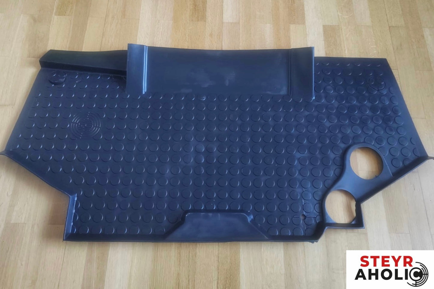 Bodenmatte (LÄRMARM) Steyr Serie 80 Erstausrüsterqualität