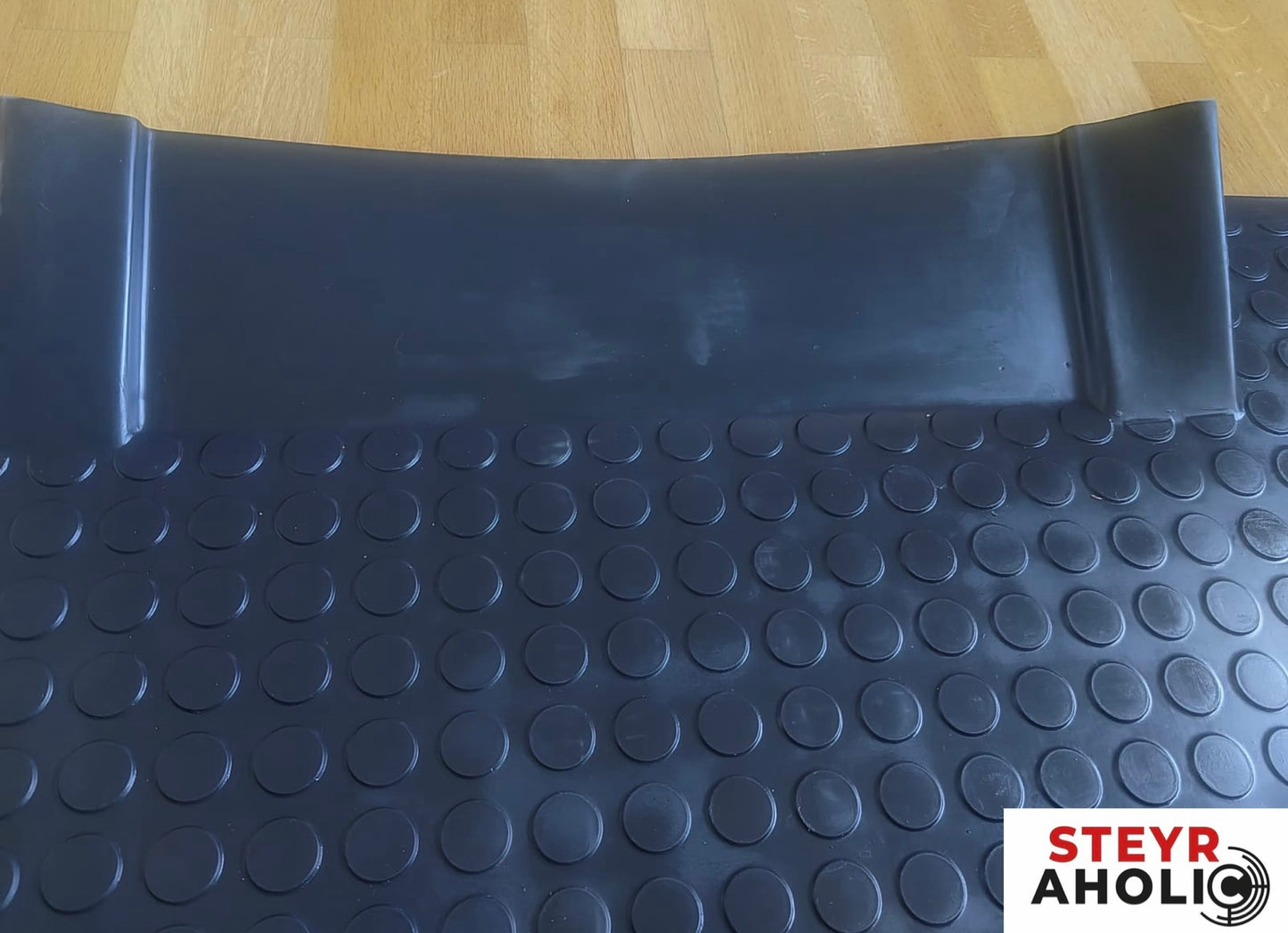 Bodenmatte (LÄRMARM) Steyr Serie 80 Erstausrüsterqualität