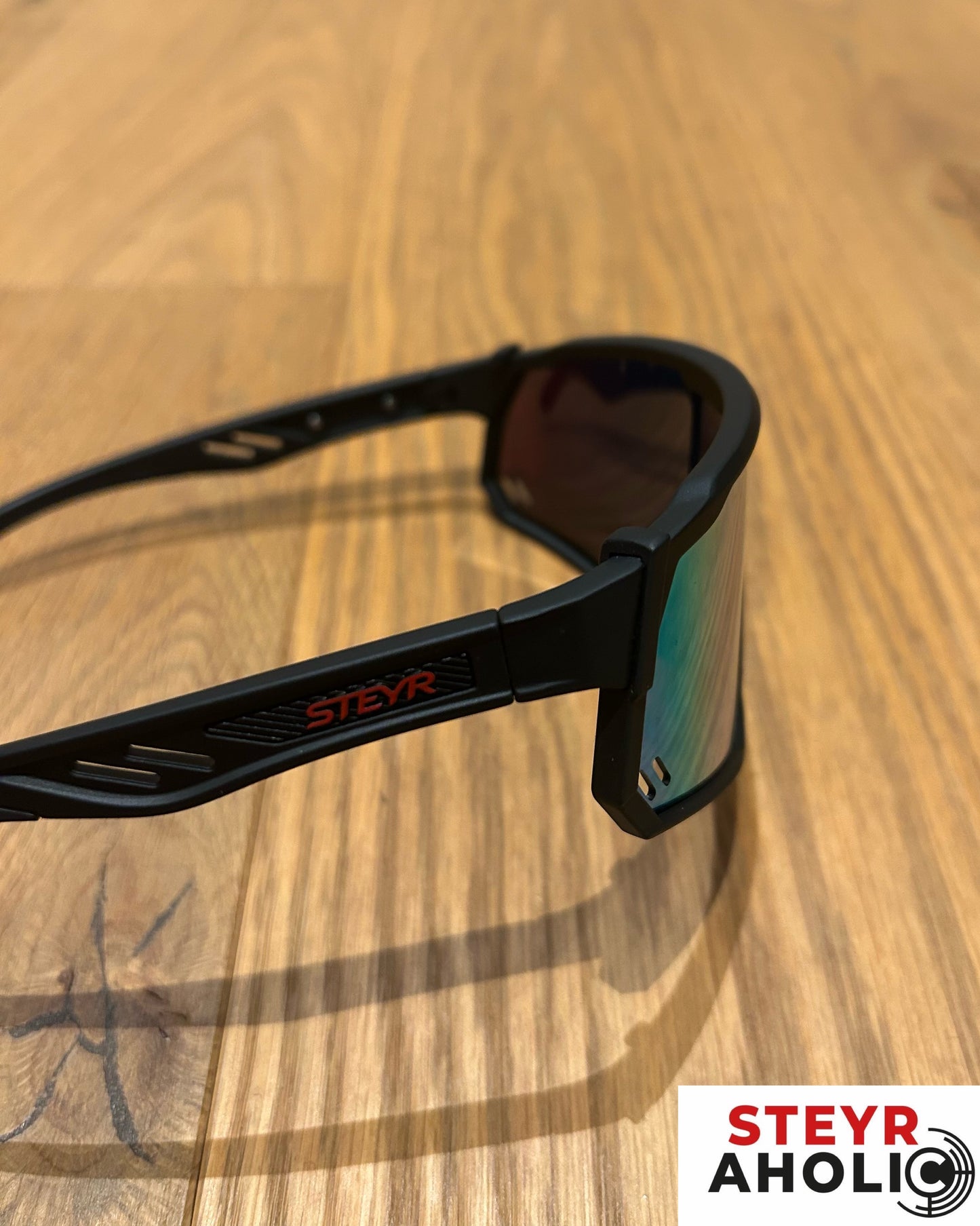 Hochwertige Sonnenbrille "Steyr"