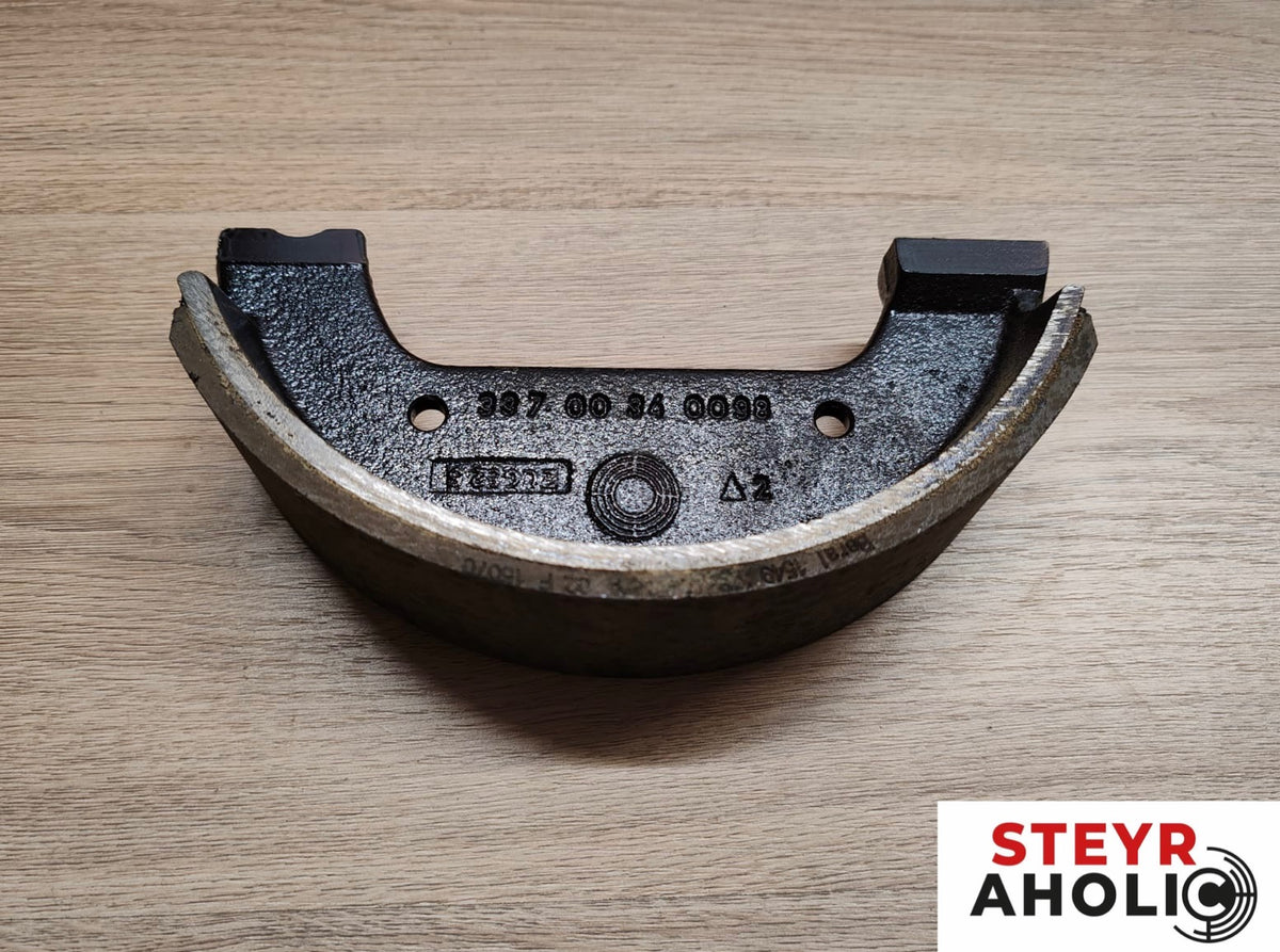 KNOTT Bremsbacke 211 x 60 x 106 mm anstelle von Steyr 133700340914