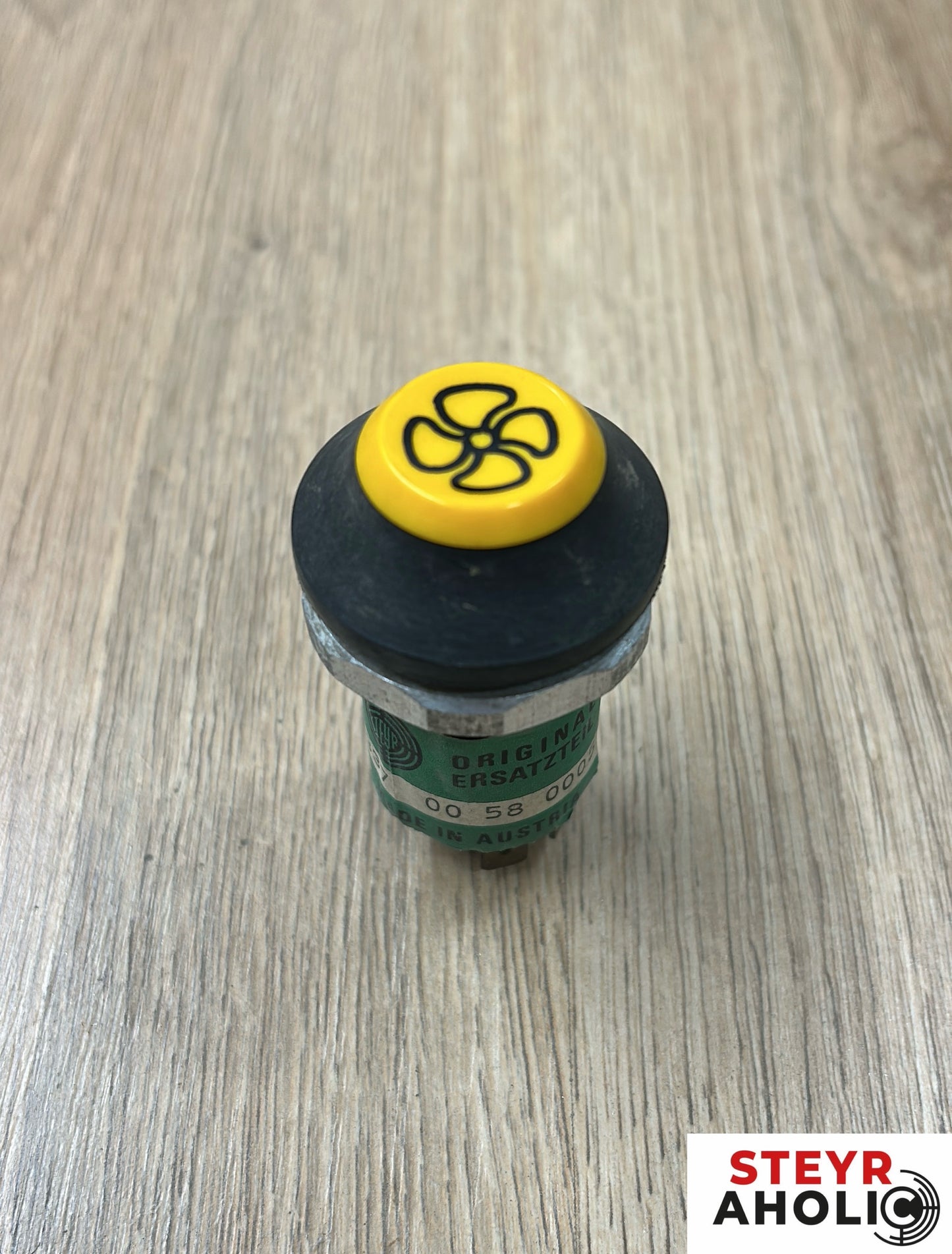 ORIGINAL Druckknopfschalter für Gebläse 133700580005