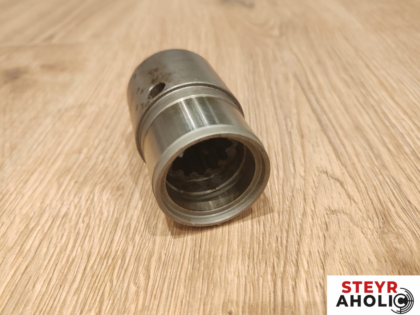 Schiebemuffe für Allradwelle hinten, 83 x 50/45 mm, 13 Zähne anstelle von Steyr 133700290065 - NACHBAU