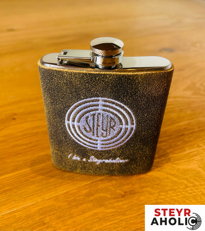 Steyr - 7oz Flachmann "I bin a Steyraholicer" weiß