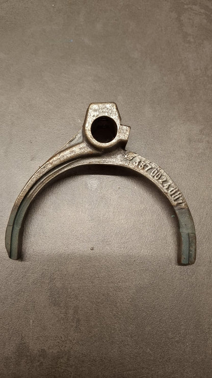 ORIGINAL Schaltgabel V/R 135700240077